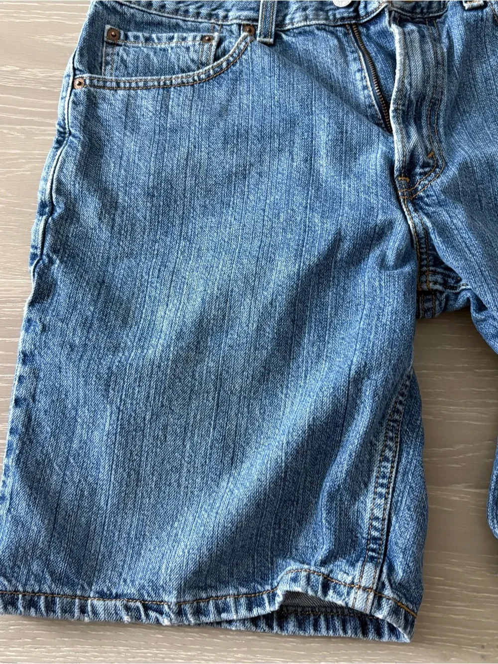 Levi's Medium Blue Denim Jean Shorts 550 relaxed fit